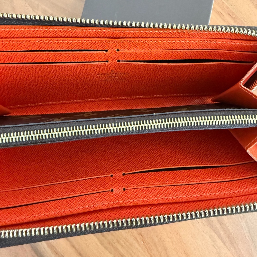Louis Vuitton Clémence Wallet - Picture 2 of 8